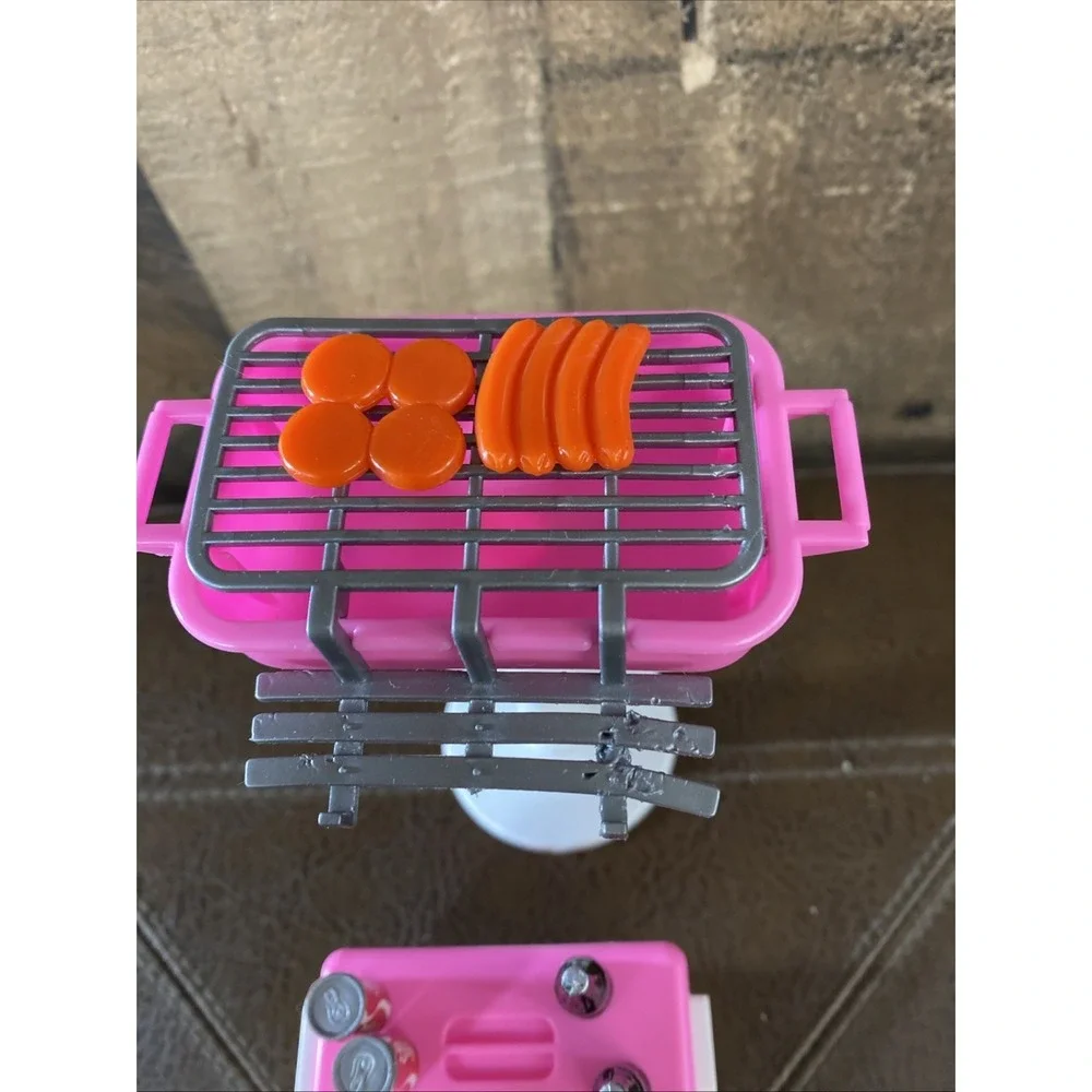Barbie Barbecue Grill Picnic Fun 1989‎ Cooler Food Plates Accessories Vintage
